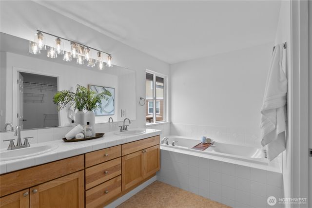 13350 NE 134th Place, Kirkland, WA 98034