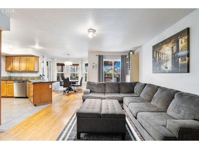 1556 Ne 27TH Ter, Gresham, OR 97030