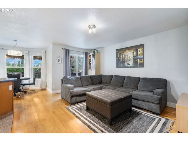 1556 Ne 27TH Ter, Gresham, OR 97030