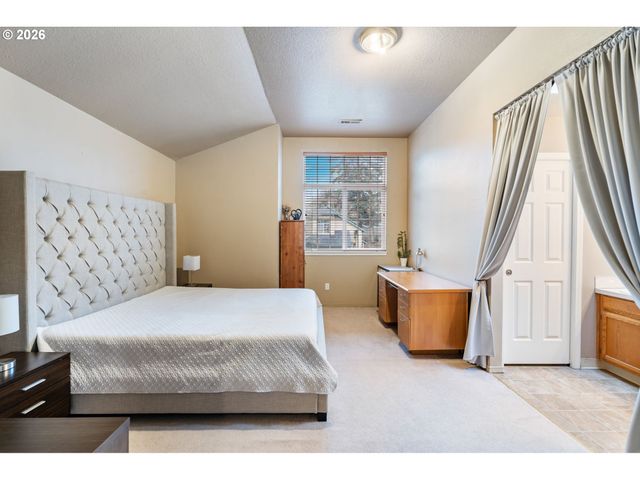 1556 Ne 27TH Ter, Gresham, OR 97030