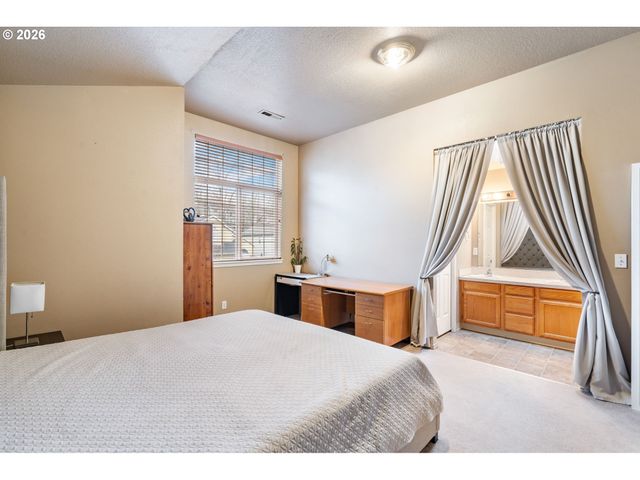 1556 Ne 27TH Ter, Gresham, OR 97030