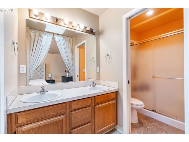 1556 Ne 27TH Ter, Gresham, OR 97030