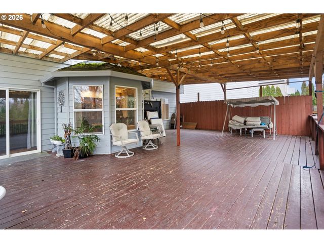 1556 Ne 27TH Ter, Gresham, OR 97030