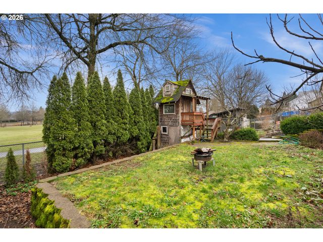 1556 Ne 27TH Ter, Gresham, OR 97030