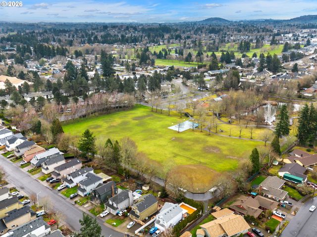 1556 Ne 27TH Ter, Gresham, OR 97030