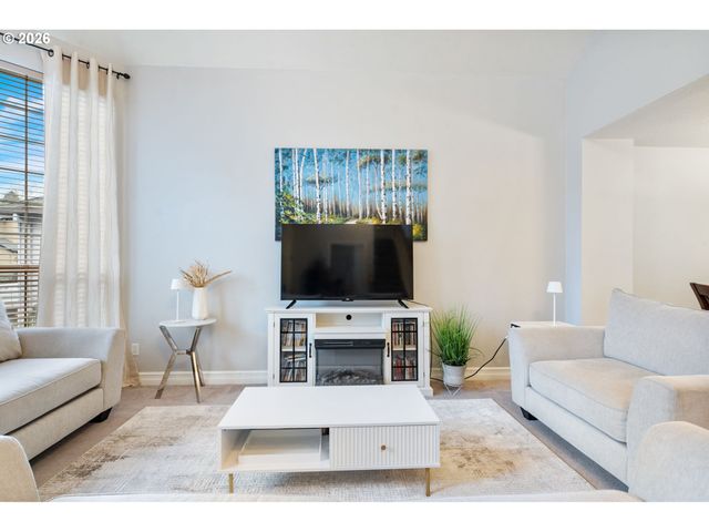 1556 Ne 27TH Ter, Gresham, OR 97030