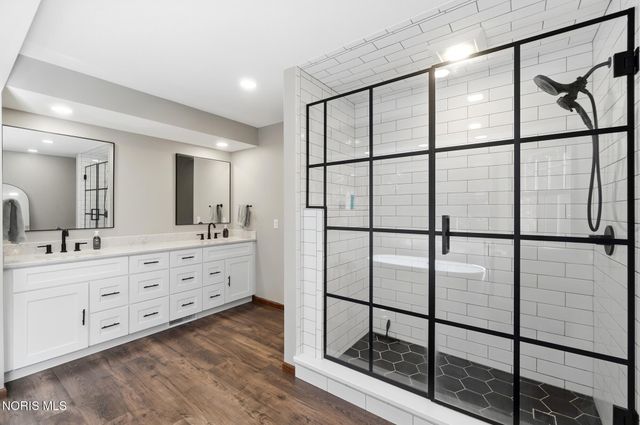 7231 Whispering Oak Drive, Sylvania, OH 43560