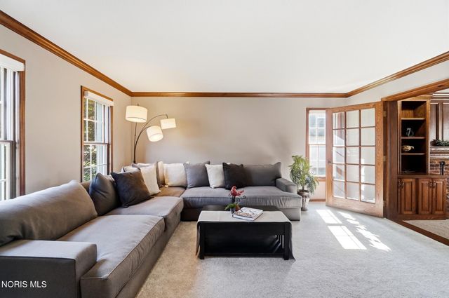 7231 Whispering Oak Drive, Sylvania, OH 43560