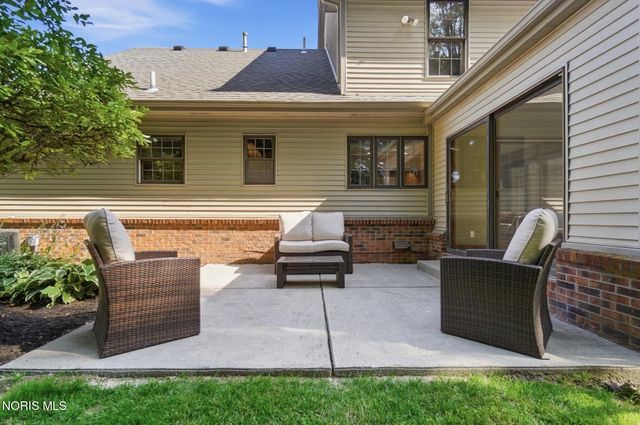 7231 Whispering Oak Drive, Sylvania, OH 43560