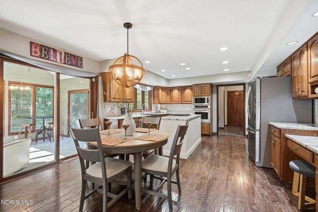 7231 Whispering Oak Drive, Sylvania, OH 43560