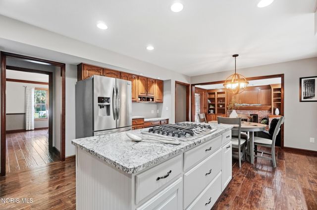 7231 Whispering Oak Drive, Sylvania, OH 43560