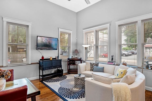 85 Bridge St 3, Salem, MA 01970