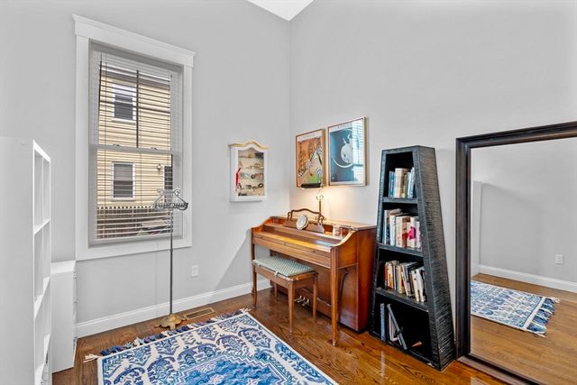 85 Bridge St 3, Salem, MA 01970