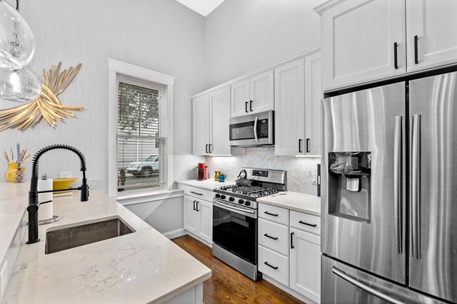 85 Bridge St 3, Salem, MA 01970