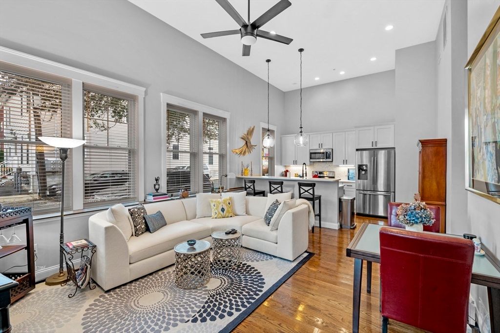 85 Bridge St 3, Salem, MA 01970