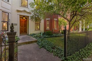 3400 Civic Green Drive, St Charles, MO 63301