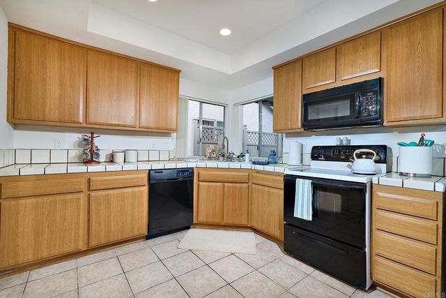 1128 Calle Del Baston, San Marcos, CA 92078