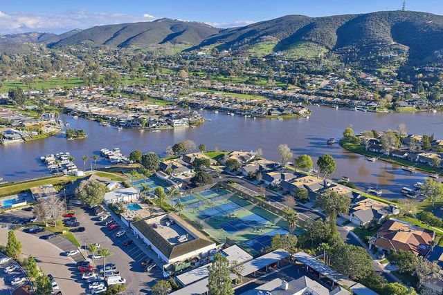 1128 Calle Del Baston, San Marcos, CA 92078