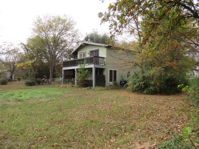 242 Club Park Court, East Tawakoni, TX 75472