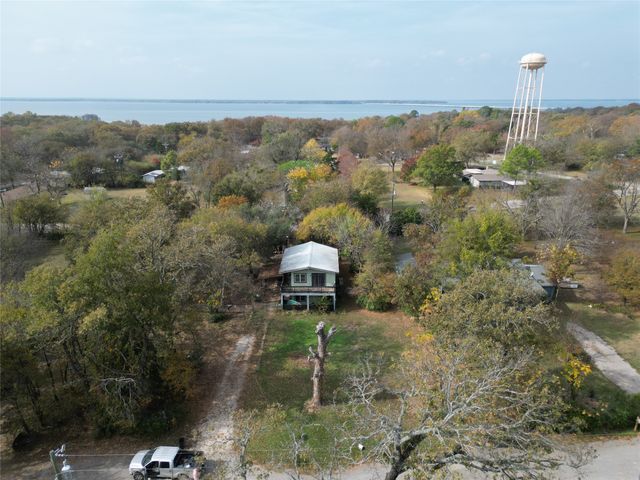 242 Club Park Court, East Tawakoni, TX 75472
