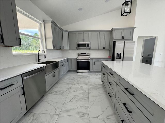 12423 SW 67TH LANE, Ocala, FL 34481