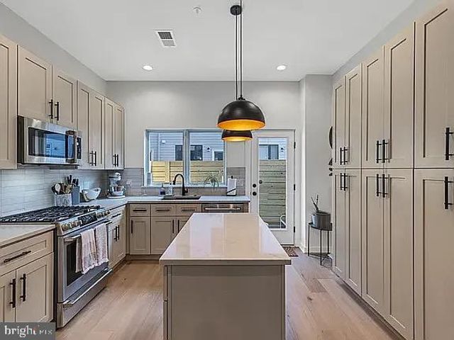 2013 ABIGAIL ST, Philadelphia, PA 19125