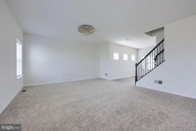 1111 GROFF LN, Lancaster, PA 17601