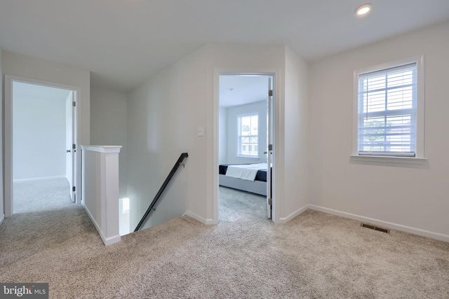 1111 GROFF LN, Lancaster, PA 17601