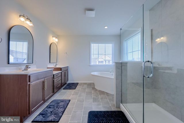 1111 GROFF LN, Lancaster, PA 17601