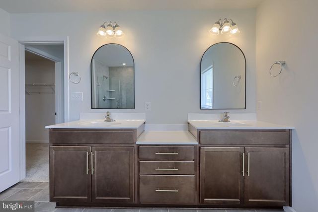 1111 GROFF LN, Lancaster, PA 17601