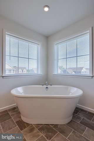 1111 GROFF LN, Lancaster, PA 17601