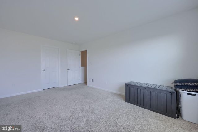 1111 GROFF LN, Lancaster, PA 17601