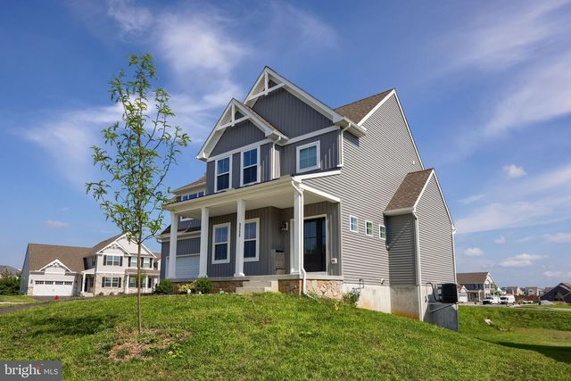1111 GROFF LN, Lancaster, PA 17601