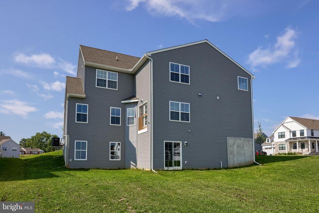 1111 GROFF LN, Lancaster, PA 17601
