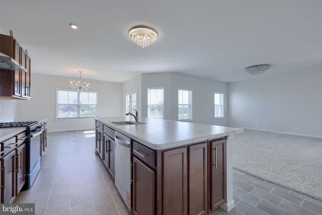 1111 GROFF LN, Lancaster, PA 17601