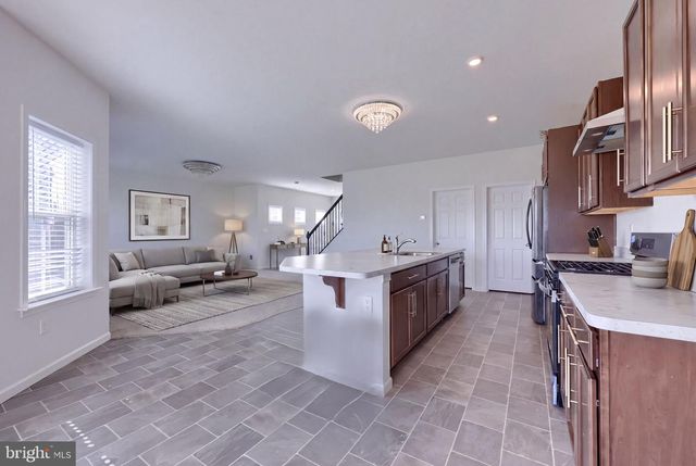 1111 GROFF LN, Lancaster, PA 17601