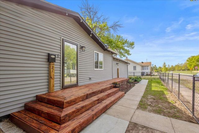 21 N 36TH Street, Council Bluffs, IA 51501