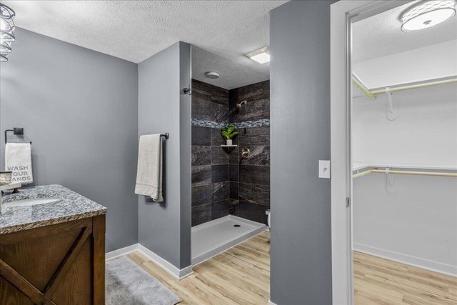 21 N 36TH Street, Council Bluffs, IA 51501