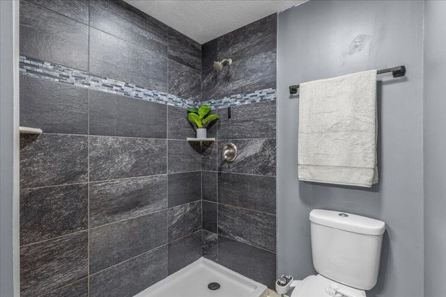 21 N 36TH Street, Council Bluffs, IA 51501