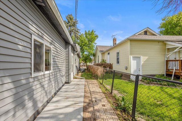21 N 36TH Street, Council Bluffs, IA 51501