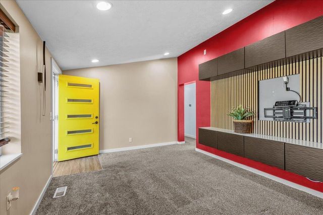 21 N 36TH Street, Council Bluffs, IA 51501
