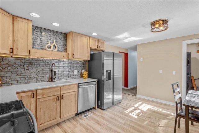 21 N 36TH Street, Council Bluffs, IA 51501
