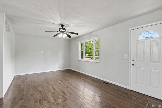 10820 Jackson Street, Van Buren Charter Township, MI 48111
