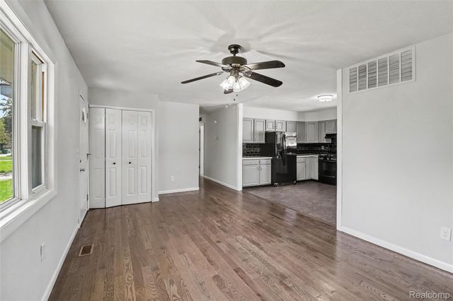 10820 Jackson Street, Van Buren Charter Township, MI 48111