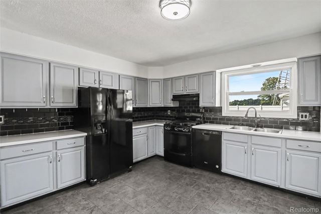 10820 Jackson Street, Van Buren Charter Township, MI 48111