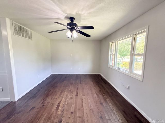 10820 Jackson Street, Van Buren Charter Township, MI 48111