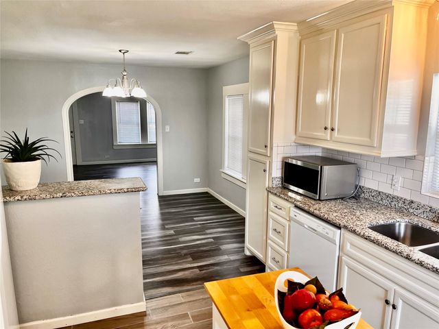 106 N Eastwood Street, Houston, TX 77011