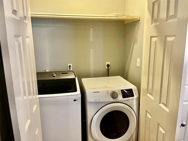 106 N Eastwood Street, Houston, TX 77011