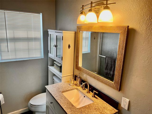 106 N Eastwood Street, Houston, TX 77011