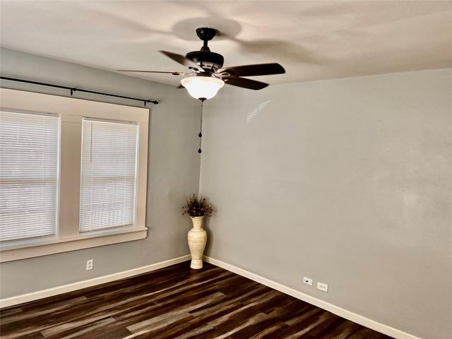 106 N Eastwood Street, Houston, TX 77011